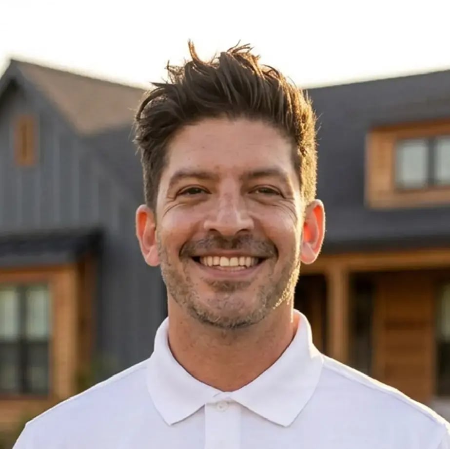 joseph-canchola-home-renovation-consultant-hybrid-renovations-headshot